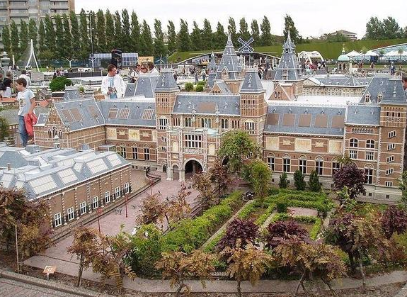 مدينة الاقزام في هولندا: ما هي؟ وما أهم معالم الجذب بها؟