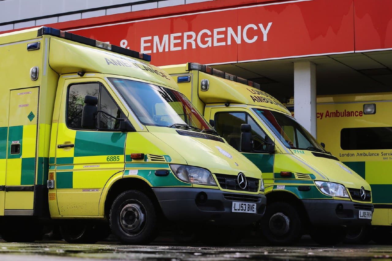 مستشفيات لندن على وشك أن تغرق في الإصابات بكورونا