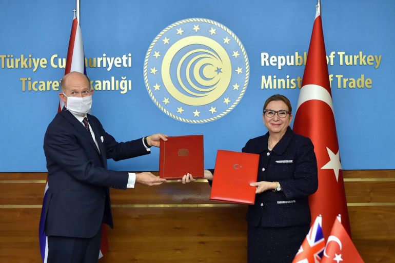 بريطانيا توقع اتفاقية التجارة الحرة مع تركيا