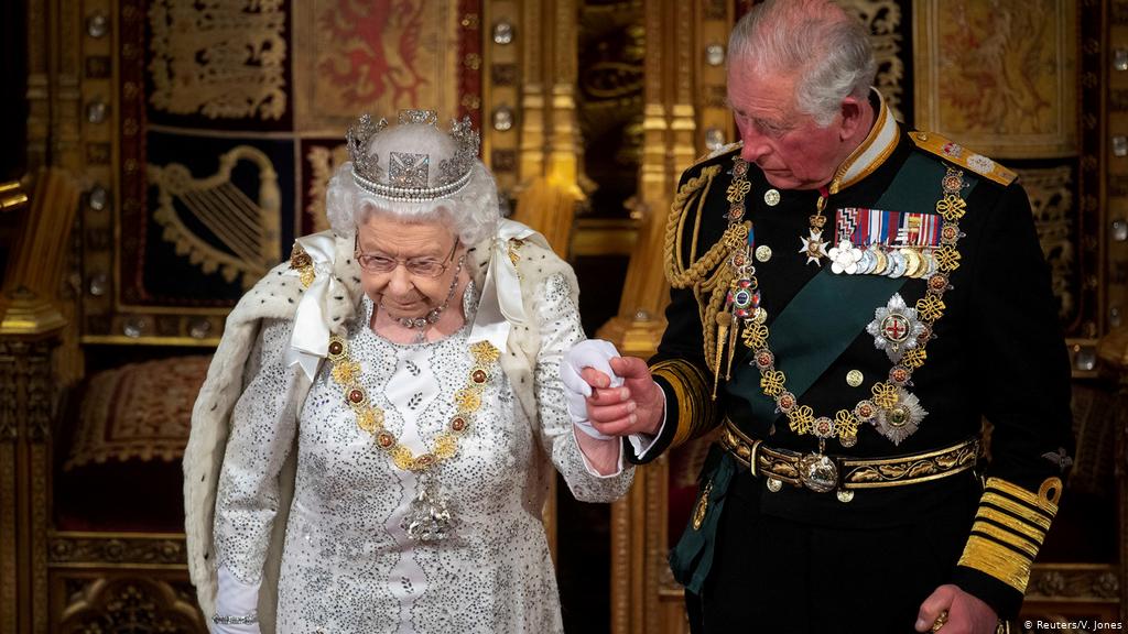 الملكة إليزابيث وزوجها سيتلقيان لقاح فيروس كورونا قريباً