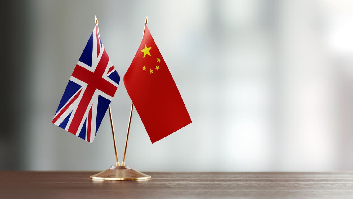 الصين تمنع السفر الجوي إلى بريطانيا مع تفشي السلالة الجديدة