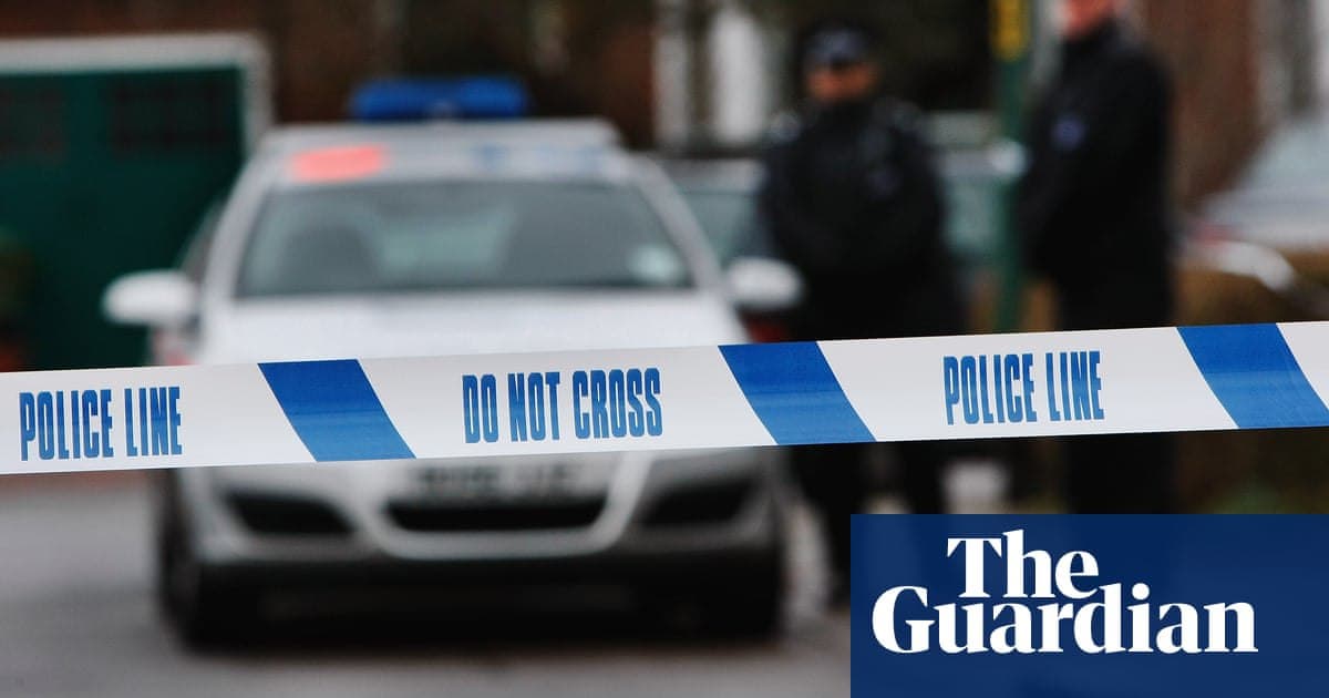 العثور على جثة امرأة في حقيبة سفر في نزل غرب لندن