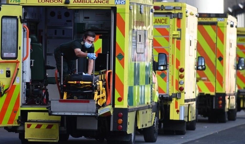 المملكة المتحدة تسجل 454 وفاة و12057 إصابة بكورونا