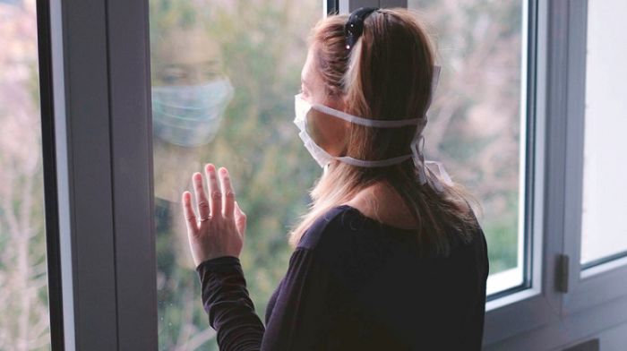 وزراء بريطانيا: ندرس إمكانية منح 500 جنيه استرليني لكل مصاب بالفيروس تشجيعاً على العزل الذاتي