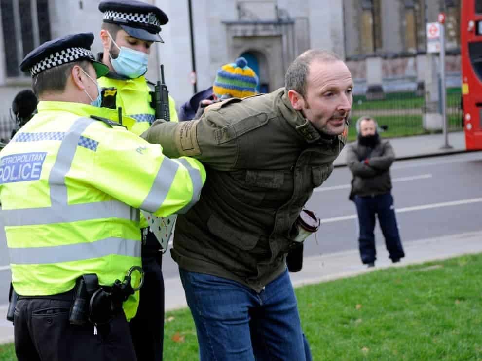 اعتقال 21 شخصاً في الاحتجاجات المناهضة للإغلاق في لندن