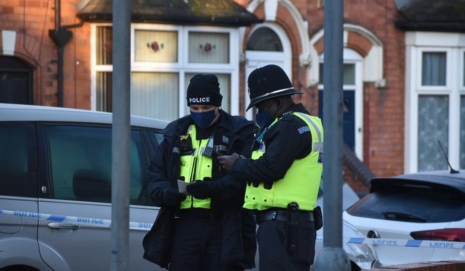 إنجلترا: مصرع صبي جراء تعرضه لهجوم بالسكاكين من قبل مجموعة شبان