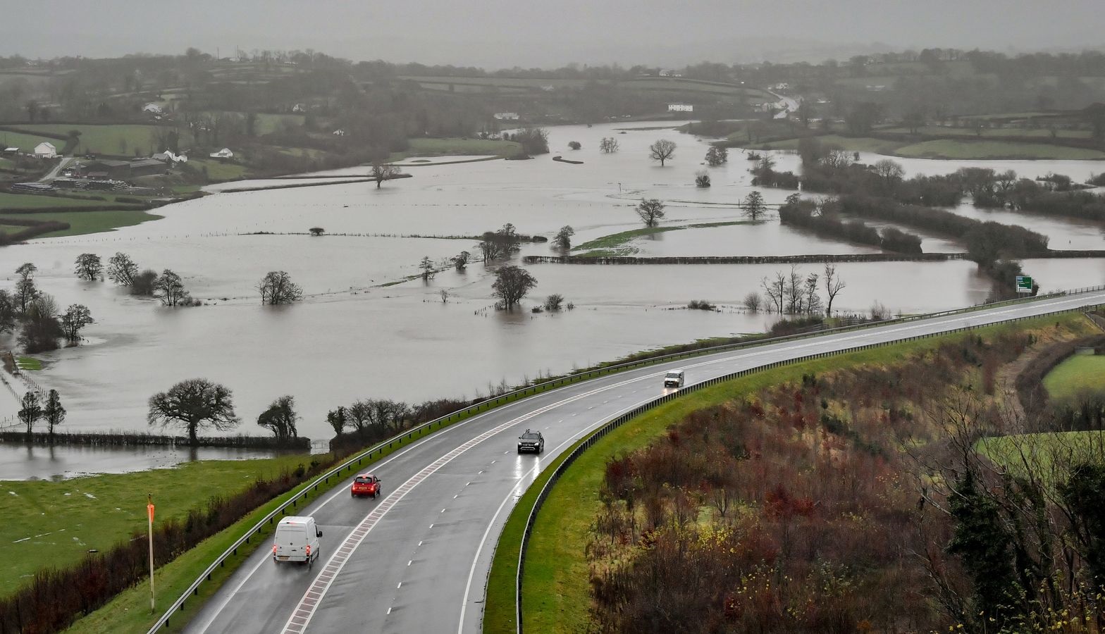 تحذيرات من حدوث فيضانات في أجزاء من المملكة المتحدة هذا الأسبوع