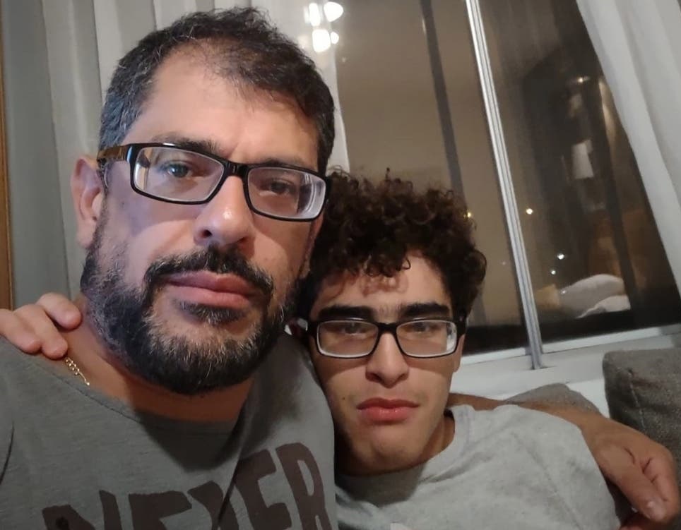 وفقاً لأحد الأهالي: الحجر الصحي الفندقي يضر بالصحة العقلية لابنه المصاب بالتوحد