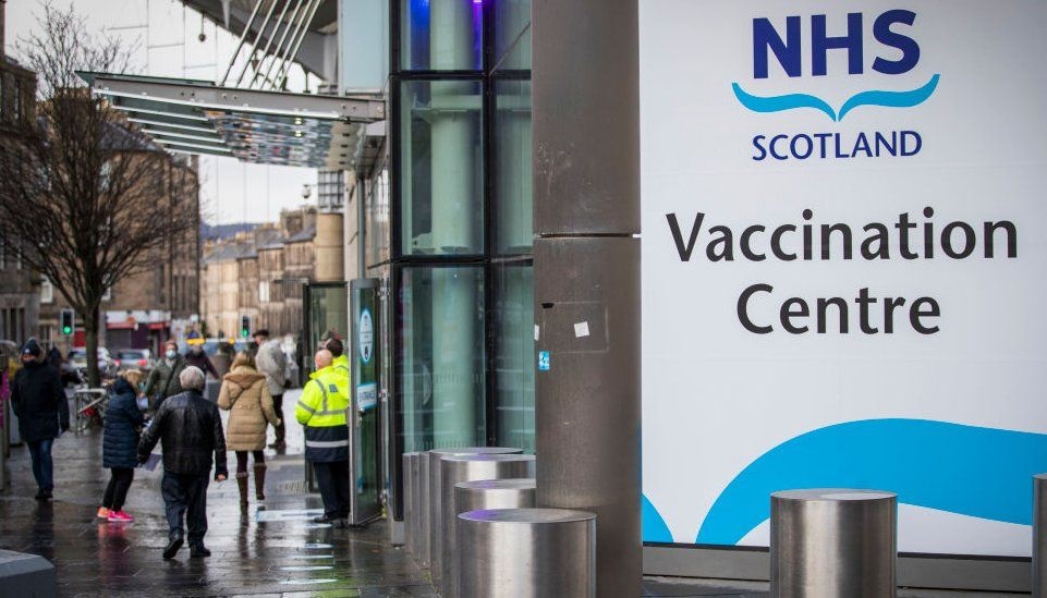 حكومة اسكتلندا تهدف إلى تطعيم جميع البالغين بحلول الصيف