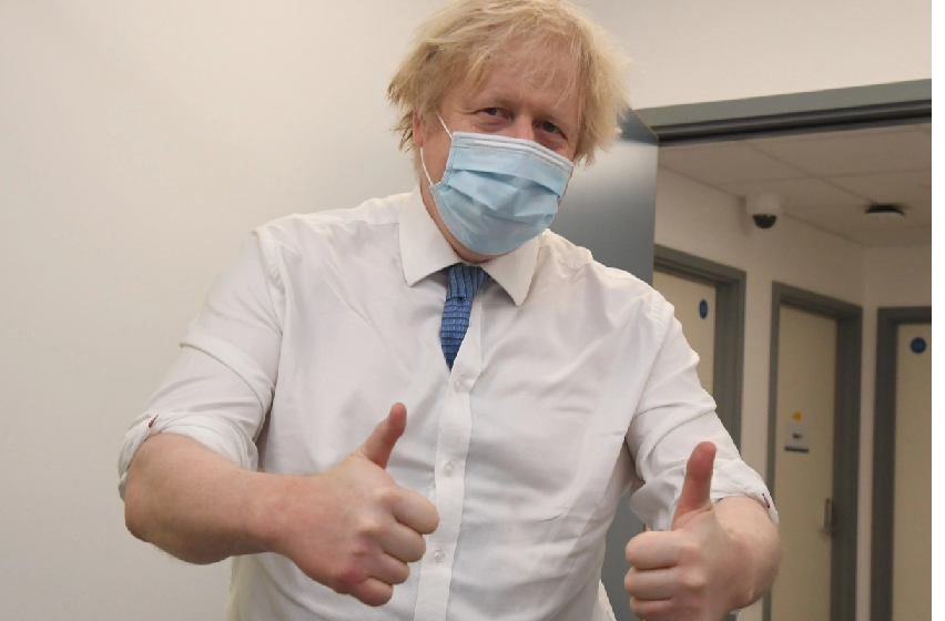 جونسون يكشف عن نتائج إيجابية لحملة التطعيم في إنجلترا