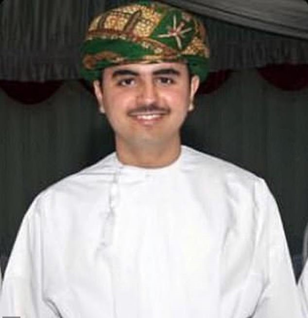 تأجيل محاكمة المتهمين بطعن ابن شيخ عماني لسرقة ساعته الرولكس بلندن