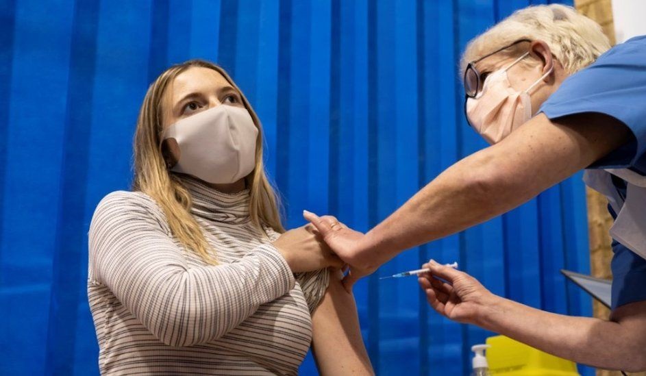 المرحلة التالية من حملة التطعيم في ويلز ستستهدف الأشخاص فوق سن الـ 40