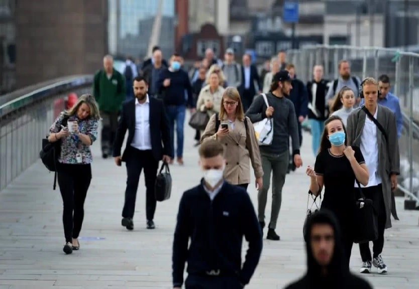 خبراء بريطانيون: إنهاء الإغلاق سيزيد من مستويات القلق والتوتر بين الكثير من السكان