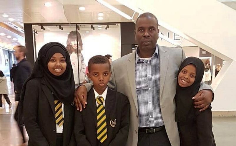 مدرسة بلندن تعتذر من أسرة مسلمة بعد أن طلبت من ابنتهم ارتداء تنورة قصيرة