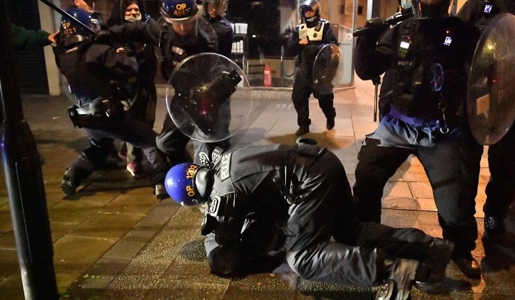 مشاهد عنف واعتقالات في احتجاجات بريستول ضد مشروع قانون لأعمال العنف