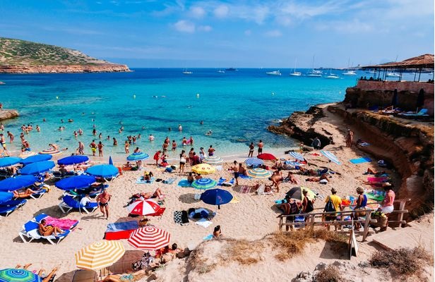 بريطانيا: الرحلات الصيفية الدولية إلى أوروبا قد تعود اعتباراً من يونيو