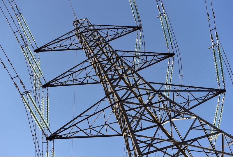 اصطدام سيارة بمحطة كهرباء يتسبب بانقطاع الكهرباء عن مئات المنازل في مانشستر الكبرى