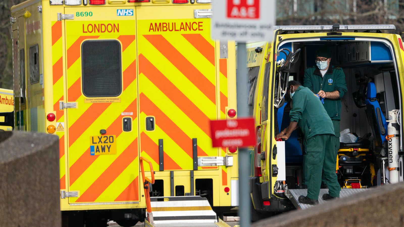 بريطانيا: أكثر من 4000 إصابة جديدة بكورونا مع 51 حالة وفاة