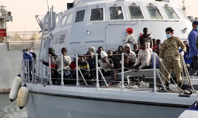 إنقاذ أكثر من 100 طفل أثناء محاولتهم عبور البحر الأبيض المتوسط