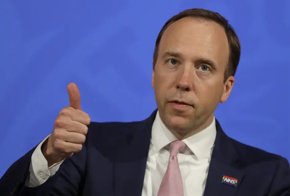 هانكوك: تطبيق NHS لإثبات حالة التطعيم سيكون متاحاً للمسافرين اعتباراً من الإثنين