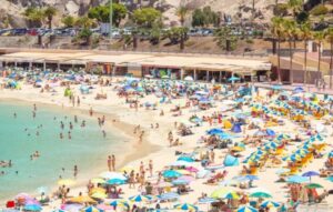 البريطانيون سيُسمح لهم بالسفر إلى إسبانيا الأسبوع المقبل